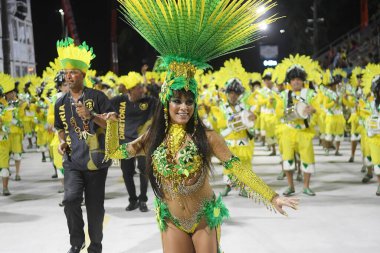 Rio de Janeiro, Brezilya, 19 Şubat 2023. Rio de Janeiro 'daki karnaval sırasında, Altın serisi samba okullarının geçit töreni.