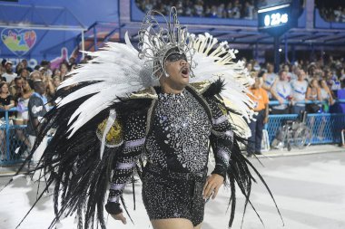 Rio de Janeiro, Brezilya, 19 Şubat 2023. Rio de Janeiro 'daki karnaval sırasında, Altın serisi samba okullarının geçit töreni.