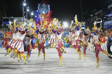 Rio de Janeiro, Brezilya, 19 Şubat 2023. Rio de Janeiro 'daki karnaval sırasında, Altın serisi samba okullarının geçit töreni.