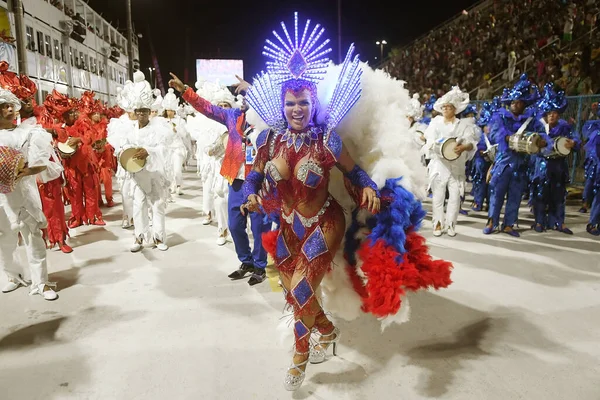 Rio de Janeiro, Brezilya, 19 Şubat 2023. Rio de Janeiro 'daki karnaval sırasında, Altın serisi samba okullarının geçit töreni.