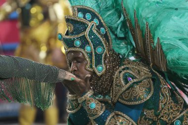 Rio de Janeiro, Brezilya, 19 Şubat 2023. Rio de Janeiro 'daki karnaval sırasında, özel grubun samba okullarının geçit töreni..