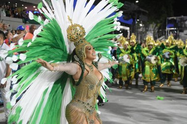 Rio de Janeiro, Brezilya, 19 Şubat 2023. Rio de Janeiro 'daki karnaval sırasında, özel grubun samba okullarının geçit töreni..