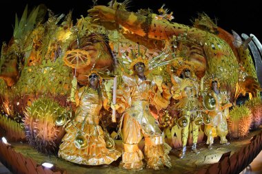 Rio de Janeiro, Brezilya, 19 Şubat 2023. Rio de Janeiro 'daki karnaval sırasında, özel grubun samba okullarının geçit töreni..
