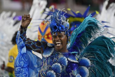 Rio de Janeiro, Brezilya, 19 Şubat 2023. Rio de Janeiro 'daki karnaval sırasında, özel grubun samba okullarının geçit töreni..