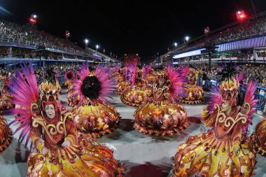 Rio de Janeiro, Brezilya, 19 Şubat 2023. Rio de Janeiro 'daki karnaval sırasında, özel grubun samba okullarının geçit töreni..