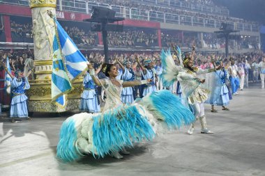 Rio de Janeiro, Brezilya, 19 Şubat 2023. Rio de Janeiro 'daki karnaval sırasında, özel grubun samba okullarının geçit töreni..