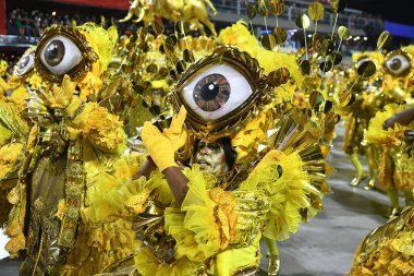 Rio de Janeiro, Brezilya, 19 Şubat 2023. Rio de Janeiro 'daki karnaval sırasında, özel grubun samba okullarının geçit töreni..