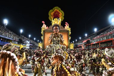 Rio de Janeiro, Brezilya, 19 Şubat 2023. Rio de Janeiro 'daki karnaval sırasında, özel grubun samba okullarının geçit töreni..
