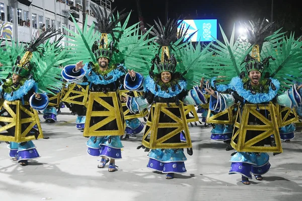 Rio de Janeiro, Brezilya, 19 Şubat 2023. Rio de Janeiro 'daki karnaval sırasında, özel grubun samba okullarının geçit töreni..