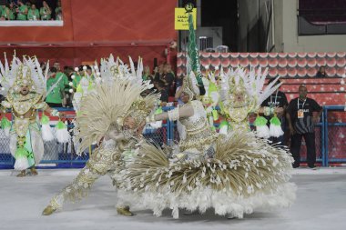 Rio de Janeiro, Brezilya, 22 Nisan 2022. Altın serisi samba okullarının geçit törenleri, Rio de Janeiro 'daki karnaval sırasında.