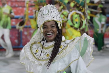 Rio de Janeiro, Brezilya, 22 Nisan 2022. Altın serisi samba okullarının geçit törenleri, Rio de Janeiro 'daki karnaval sırasında.