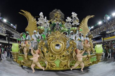 Rio de Janeiro, Brezilya, 22 Nisan 2022. Altın serisi samba okullarının geçit törenleri, Rio de Janeiro 'daki karnaval sırasında.