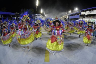 Rio de Janeiro, Brezilya, 22 Nisan 2022. Altın serisi samba okullarının geçit törenleri, Rio de Janeiro 'daki karnaval sırasında.