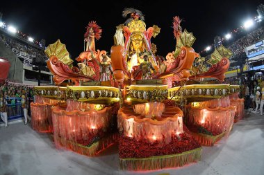 Rio de Janeiro, Brezilya, 22 Nisan 2022. Altın serisi samba okullarının geçit törenleri, Rio de Janeiro 'daki karnaval sırasında.