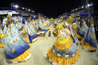 Rio de Janeiro, Brezilya, 22 Nisan 2022. Altın serisi samba okullarının geçit törenleri, Rio de Janeiro 'daki karnaval sırasında.