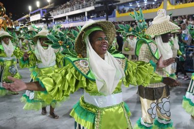 Rio de Janeiro, Brezilya, 22 Nisan 2022. Altın serisi samba okullarının geçit törenleri, Rio de Janeiro 'daki karnaval sırasında.
