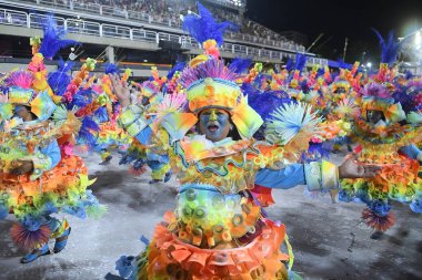 Rio de Janeiro, Brezilya, 22 Nisan 2022. Altın serisi samba okullarının geçit törenleri, Rio de Janeiro 'daki karnaval sırasında.