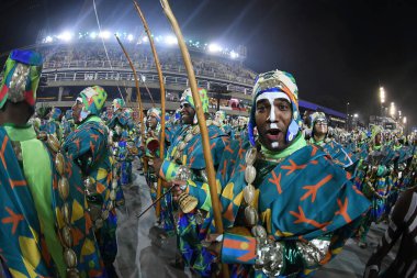 Rio de Janeiro, Brezilya, 22 Nisan 2022. Altın serisi samba okullarının geçit törenleri, Rio de Janeiro 'daki karnaval sırasında.
