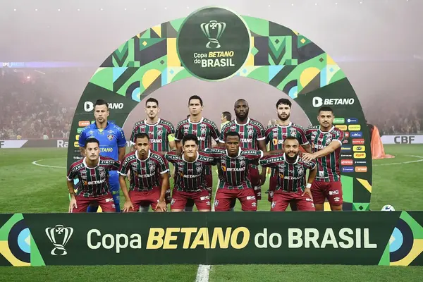 Rio de Janeiro, Brezilya, 1 Haziran 2023. Maracan Stadyumu 'ndaki Brezilya Kupası için Flamengo' ya karşı oynanan maçta Fluminense takımının futbol oyuncuları.