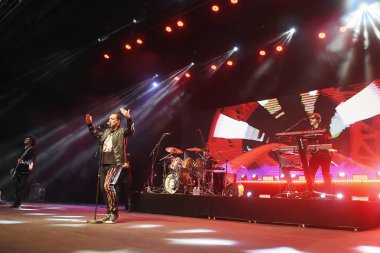 Rio de Janeiro, 10 Mayıs 2024. Rio de Janeiro 'daki Qualystage' da bir konser sırasında, rock grubu Biquini Cavadao 'nun vokalisti Bruno Gouveia.