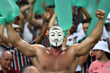 Rio de Janeiro, Brezilya, 29 Şubat 2024. Fluminense futbol takımının taraftarları LDU takımına karşı oynanan bir futbol maçında Recopa Sudamericana 2024 finalinde Maracan Stadyumu 'nda.