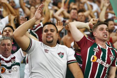 Rio de Janeiro, Brezilya, 29 Şubat 2024. Fluminense futbol takımının taraftarları LDU takımına karşı oynanan bir futbol maçında Recopa Sudamericana 2024 finalinde Maracan Stadyumu 'nda.