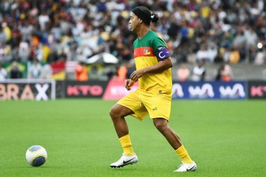 Rio de Janeiro, Brezilya, 27 Mayıs 2024. Futbol oyuncusu Ronaldinho Gaucho, Rio Grande do Sul 'da Maracana Stadyumu' nda selin kurbanları için düzenlenen yardım maçı sırasında....