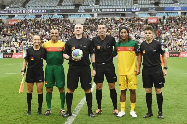 Rio de Janeiro, 27 Mayıs 2024. Rio Grande do Sul 'daki sel felaketinin kurbanlarının onuruna Maracan Stadyumu' nda düzenlenen yardım maçı..