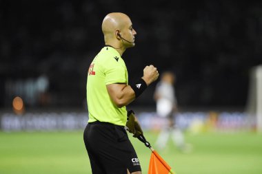 Rio de Janeiro, Brezilya, 21 Mayıs 2024. Yardımcı hakem Felipe Alan, Vasco ile Fortaleza arasındaki futbol maçında Copa do Brasil adına, So Janurio Stadyumu 'nda....