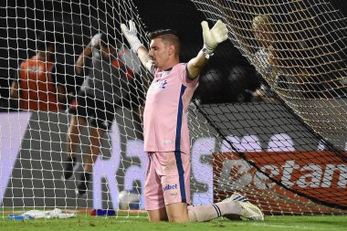 Rio de Janeiro, Brezilya, 21 Mayıs 2024. Fortaleza kalecisi Joo Ricardo Vasco ile Fortaleza arasındaki futbol maçında Copa do Brasil adına So Janurio Stadyumu 'nda mücadele etti..