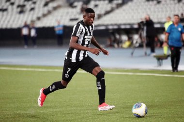Rio de Janeiro, Brezilya, 18 Nisan 2024. Brezilya şampiyonası için Botafogo x Atltico-GO arasındaki futbol maçı, Nilton Santos Stadyumu 'nda.