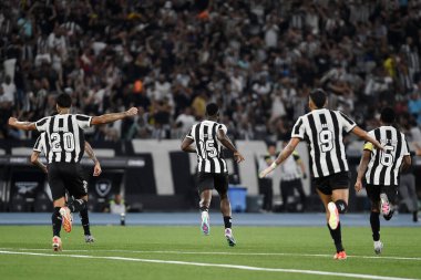 Rio de Janeiro, Brezilya, 18 Nisan 2024. Botafogo ile Fluminense arasındaki futbol maçı, Brezilya şampiyonluğu için, Nilton Santos Stadyumu 'nda.