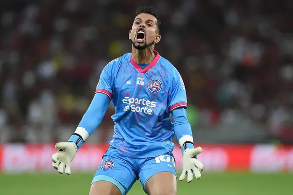 stock image Rio de Janeiro, Brazil, June 20, 2024. Soccer goalkeeper Marcos Felipe of the Bahia team, during the match between Flamengo vs Bahia, for the Brazilian championship, held at the Maracan stadium.