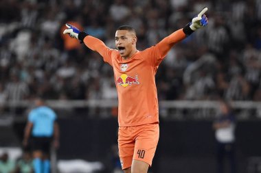 Rio de Janeiro, Brezilya, 26 Haziran 2024. Red Bull Bragantino takımının kalecisi Lucao, Botafogo ile oynanan maçta, Brezilya Şampiyonası 'nda, Nilton Santos Stadyumu' nda.