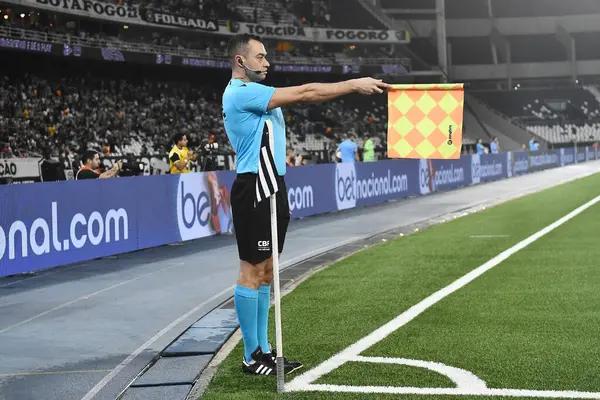 stock image Rio de Janeiro, Brazil, June 26, 2024. Assistant referee during the football match of Botafogo vs Red Bull Bragantino, for the Brazilian Championship, at the Nilton Santos stadium.