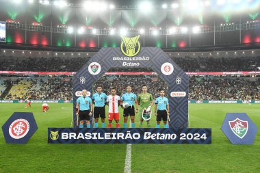 Rio de Janeiro, Brezilya, 4 Temmuz 2024. Futbol hakemi Felipe Lima, Fluminense - Internacional maçı sırasında, 2024 Brezilya Şampiyonası için Maracana Stadyumu 'nda düzenlendi..