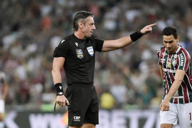 Rio de Janeiro, Brezilya, 7 Ağustos 2024. Futbol hakemi Raphael Klaus, Fluminense x Juventude ile Maracana Stadyumu 'ndaki Copa do Brasil maçında....