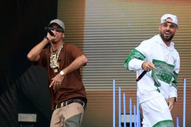 Rio de Janeiro, Brezilya, 3 Eylül 2022. DJ Papatinho ve rapçi L7nnon, Rio Rock 'ta bir gösteri sırasında.