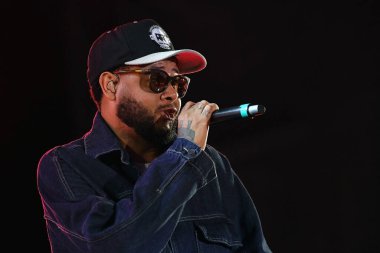 Rio de Janeiro, Brezilya, 4 Eylül 2022. Şarkıcı ve rapçi Emicida, Rio Rock 'ta bir gösteri sırasında.