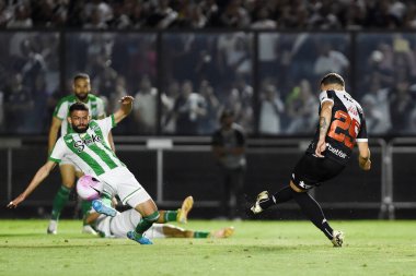 Rio de Janeiro, Brezilya, 5 Ekim 2024. Brezilya Şampiyonası 'nda Sao Januario Stadyumu' nda Vasco ve Juventude takımları arasında oynanan futbol maçı..