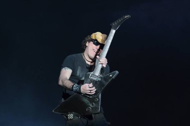 Rio de Janeiro, Brezilya, 3 Ekim 2019. Rock grubu Capital Inicial 'ın gitaristi Yves Passarell, Rio' daki Rock konserinde.