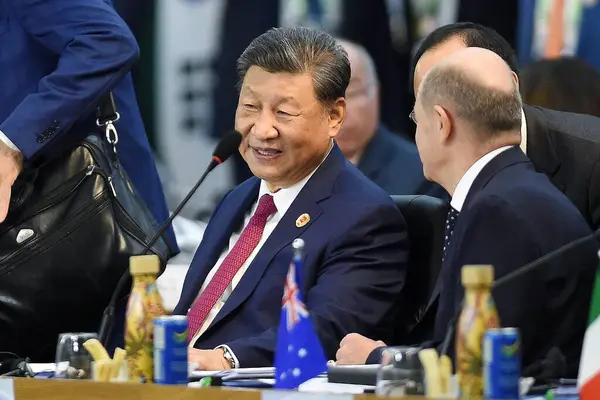 Rio de Janeiro, Brezilya, 19 Kasım 2024. Çin Devlet Başkanı Xi Jinping, G20 genel kurulunda bir toplantıda..