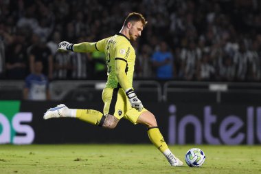 Rio de Janeiro, Brezilya, 16 Kasım 2023. Botafogo takımının kalecisi Lucas Perry, Brezilya Şampiyonası 'nda Grmio ile oynanan maçta Sao Januario Stadyumu' nda.
