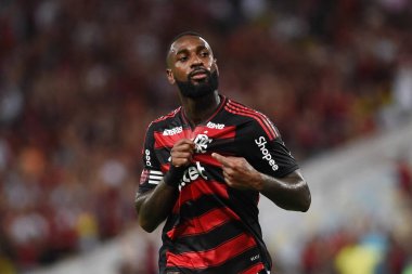 Rio de Janeiro, Brezilya, 22 Nisan 2025. Maracana Stadyumu 'ndaki Carioca Şampiyonası' nda Marica takımına karşı oynanan maçta, Flamengo takımından futbolcular.
