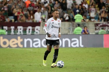 Rio de Janeiro, Brezilya, 13 Nisan 2025. Santos takımından futbolcu Neymar Jr, Fluminense ile oynanan maçta, Brezilya Şampiyonası 'nda, Maracan Stadyumu' nda.