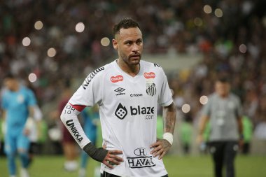 Rio de Janeiro, Brezilya, 13 Nisan 2025. Santos takımından futbolcu Neymar Jr, Fluminense ile oynanan maçta, Brezilya Şampiyonası 'nda, Maracan Stadyumu' nda.