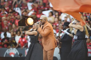 Rio de Janeiro, Brezilya, 27 Nisan 2025. Şarkıcı Belo, Maracana Stadyumu 'ndaki konserinde.