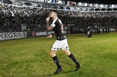 Rio de Janeiro, Brezilya, 27 Mayıs 2025. Vasco takımından futbolcu Vegetti, Güney Amerika Kupası 'nda Vasco x Melgar maçında golünü kutluyor..