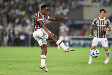 Rio de Janeiro, Brezilya, 17 Temmuz 2025. Fluminense takımından futbolcu Jhon Arias, Cruzeiro ile oynadığı 2025 Brezilya Şampiyonası maçında Maracana Stadyumu 'nda