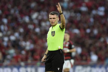 Rio de Janeiro, Brezilya, 31 Ağustos 2025. Futbol hakemi Paulo Cesar Zanovelli da Silva, Maracana Stadyumu 'nda oynanan 2025 Brezilya Şampiyonası' nda Flamengo ve Grmio arasında oynanan futbol maçında...